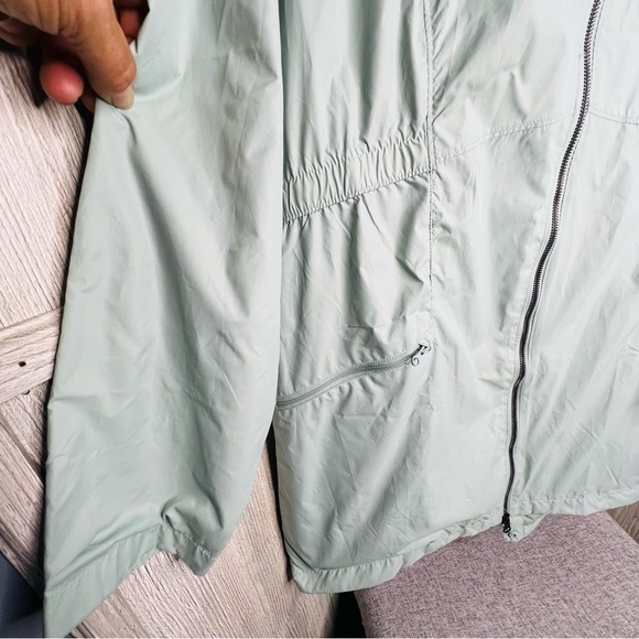 Kirkland Women’s Windbreaker Jacket - Picture 2 of 5
